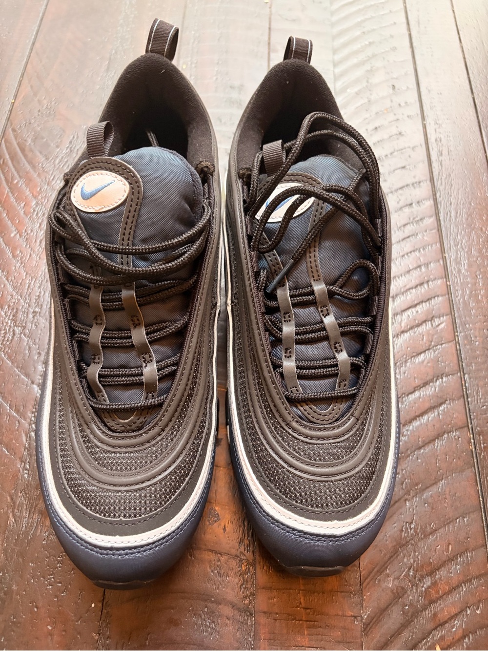 Nike Men’s Black and Dark Blue Lace-Up Sneakers